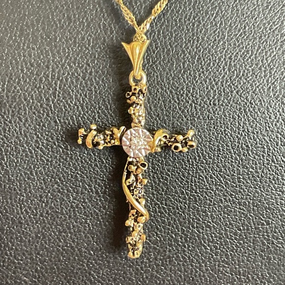 14k Yellow Gold Twisted Chain 14k Yellow Gold & Diamond Cross Pendant 19” Chain - Picture 8 of 8